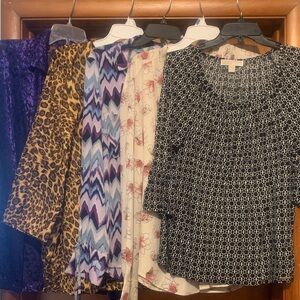 It’s bundle time! 5pc Various Size XL Long Sleeve Tops